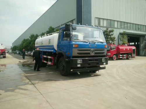 環(huán)衛(wèi)用戶都選購東風145型12灑水車 環(huán)衛(wèi)用戶都選購東風145型12灑水車